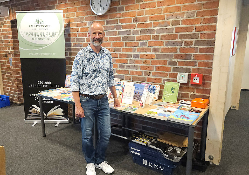 Info-Stand der Buchhandlung Lesestoff