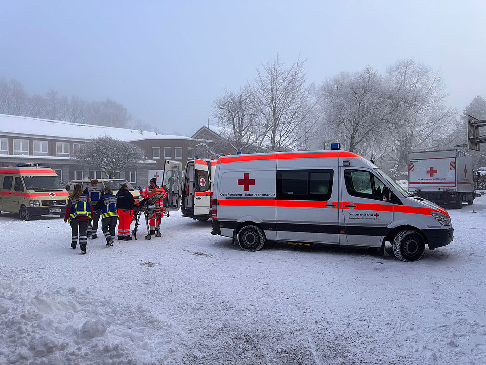 Evakuierung wegen Bombenentschärfung Einsatzfahrzeug bei der Evakuierung wegen Bombenentschärfung