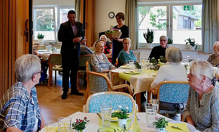 Ehrenamtliche und Honorarkräfte auf der Dankesfeier