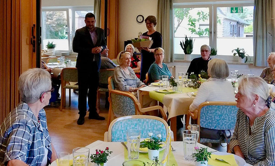 Ehrenamtliche und Honorarkräfte auf der Dankesfeier